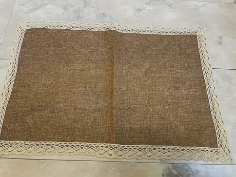 Malý naturálny obrus,