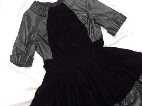 Velmi pekne kvalitne zamatove saty, 36