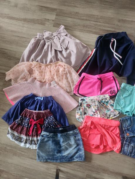 Balík sukní, sukňonohavíc a krátkych nohavíc, 122–134