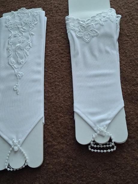 Rukavicve na 1.sv. prijímanie, 74