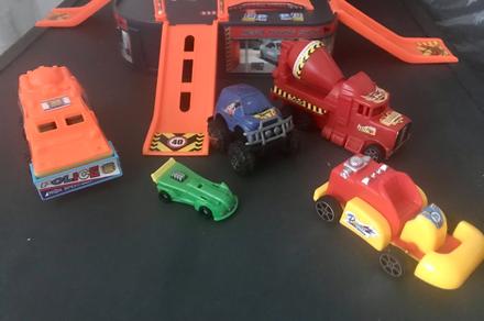 Dráha na autíčka a autíčka,