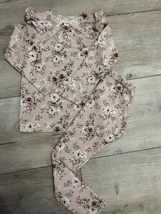 Súpravička s volánikmi, 128