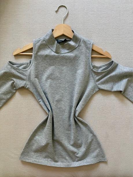 Trblietavý rolák s odhalenými ramenami, xs