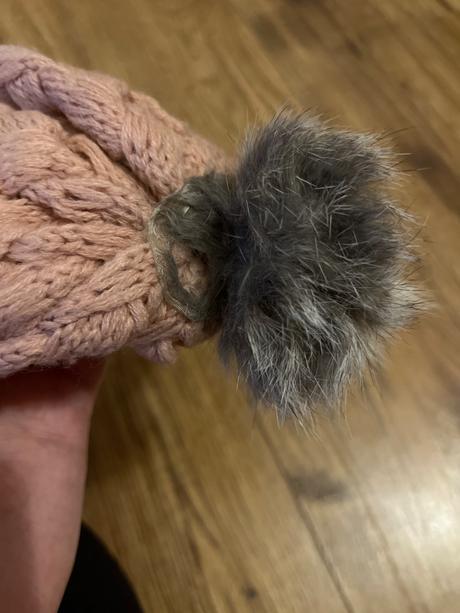 Dievčenská čiapka, 98