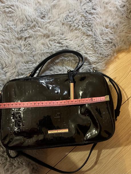 Lakovaná kabelka th, 