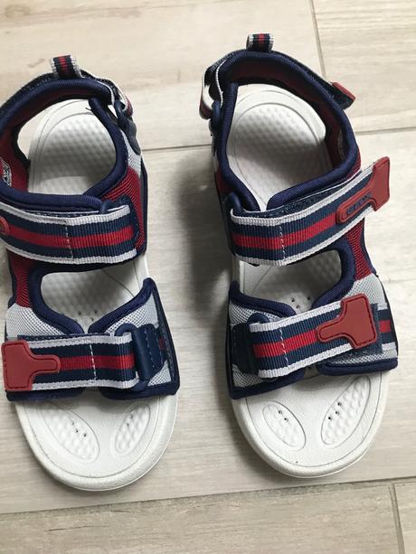 Ľahúčke letné sandálky, geox,31