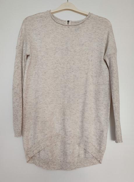 Béžový sveter, atmosphere,s