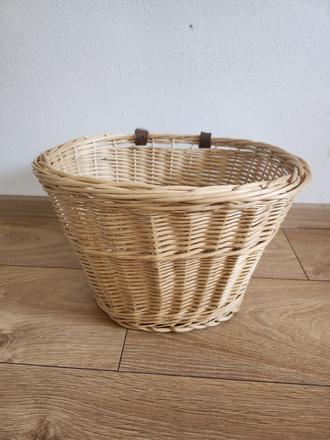 Prútený košík na bicykel,