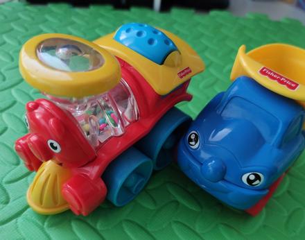 Fisher price autíčko a vláčik, 