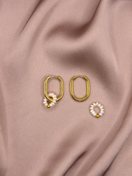 Zlaté náušnice z riečnych perál,