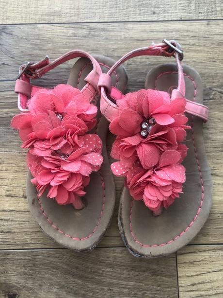 Sandalky, young dimension,23