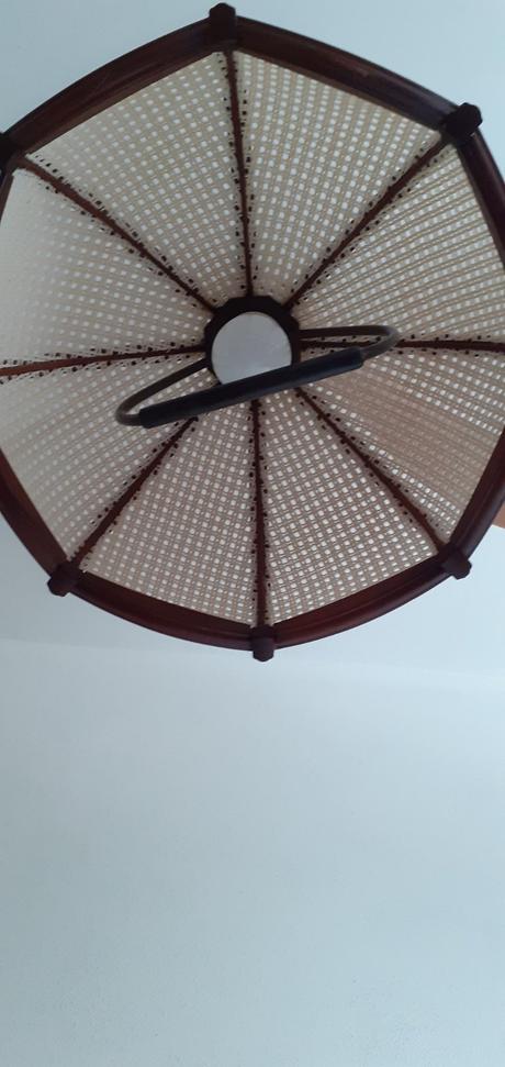 Luster natahujúci dreveny ratanovy, 