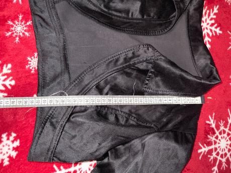 Dievčenské bolerko, 152