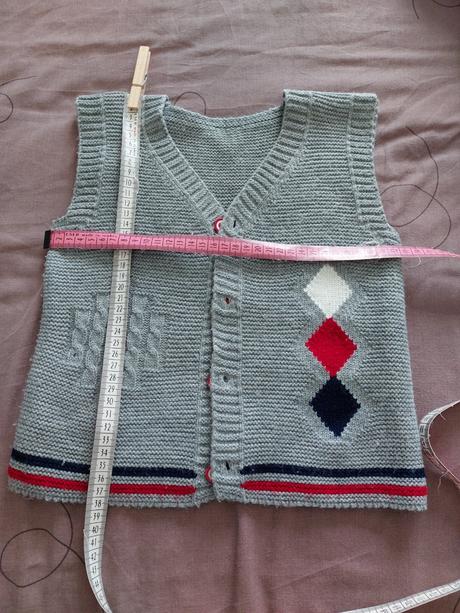 Pletená vesta nova, 110