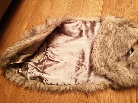 Dievčenské bolerko, 122