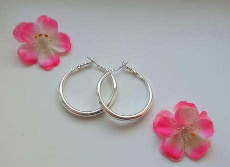 Náušnice striebornej farby, 