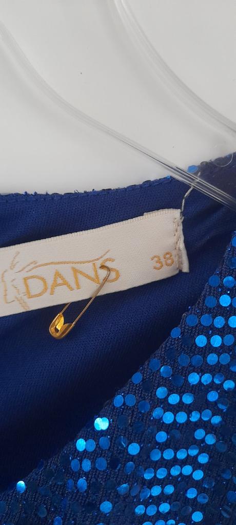 Spoločenské šaty, 38