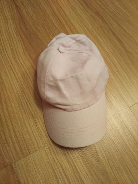 Ružová šiltovka, 110