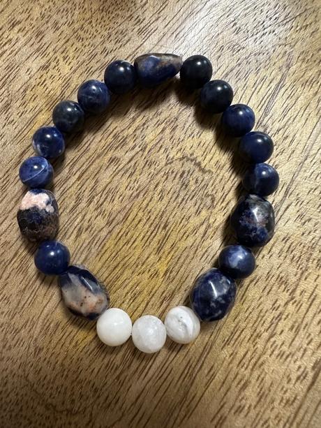 Náramok pokojná myseľ sodalit howlit, 
