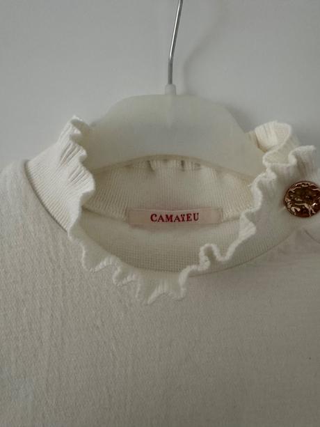 Biely top so stojacikom a gombickami, camaieu,s