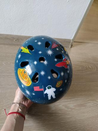 Prilba nutcase vesmír xxs, xs