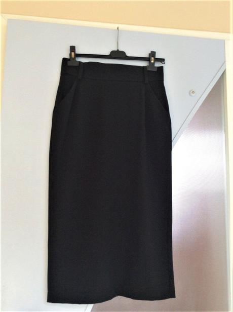 Kvalitná luxusná sukňa, m