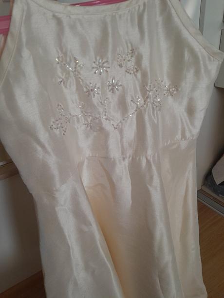 Spoločenské šaty, 116