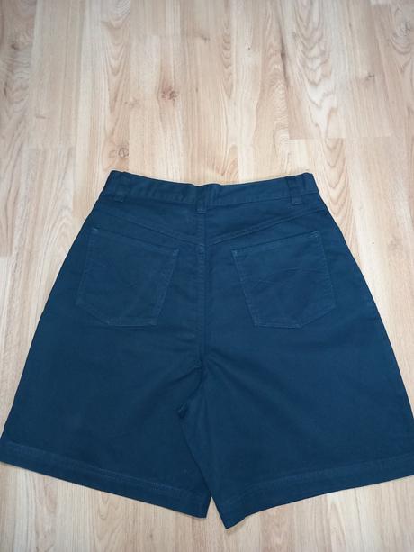 Tmavomodré šortky 40/m, tcm,m