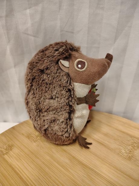 Plyšový pískajúci ježko s jahôdkou, 14 cm, 