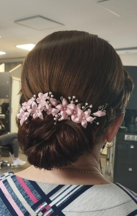 Saténové ľalie v korálkovom objatí, 