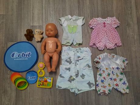 Bábika - bábätko s vecičkami a hračkami,