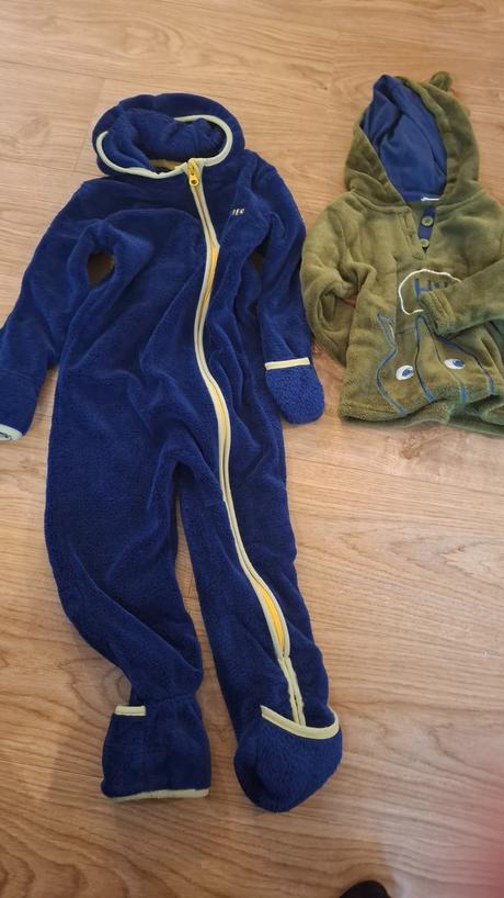 Flisovy overal a mikina, 86–98