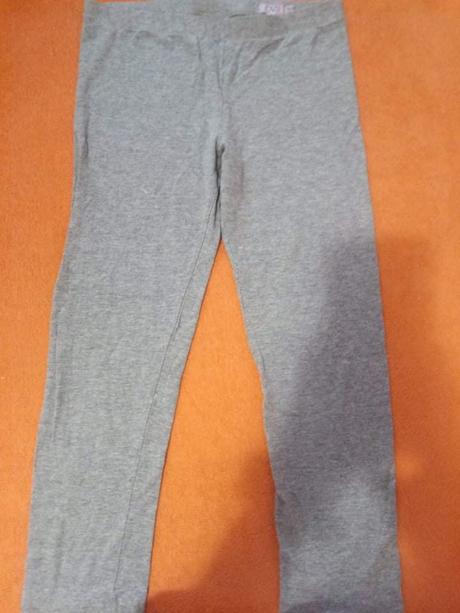 Predám tepláky, 152