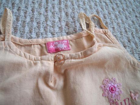 Ľanové tielko s kvetinkami a čipkou na 5r., 110