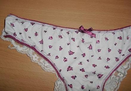 Romanticke kvietkovane nohavicky, s