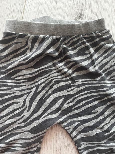 Pohodlné tepláčiky, next,92