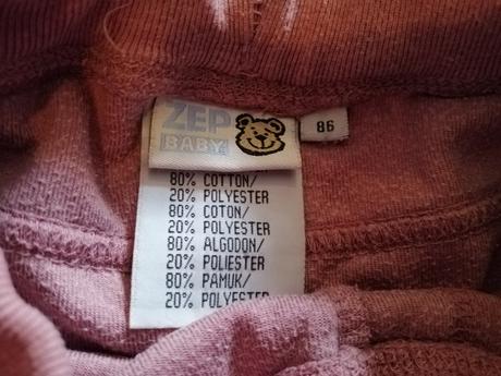 Ružové zamatové tepláky, 86