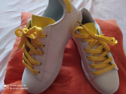 Dievčenské tenisky, 33