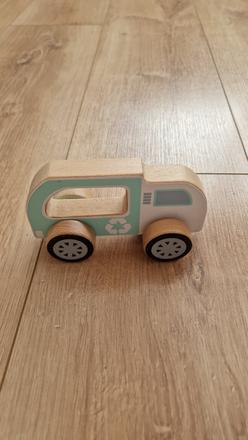 Drevené autíčko, 