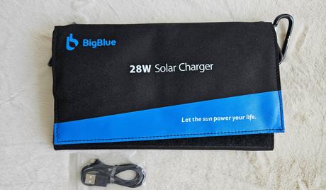 Prenosný solárny panel/nabíjačka bigblue 28 w,
