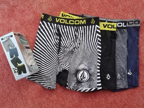 Volcom pánske boxerky 4 ks veľkosť s, s