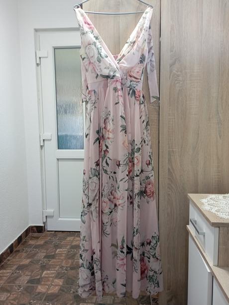 Kvetované šaty, 38