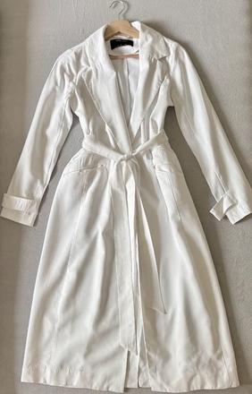 Biely trenchcoat, sinsay,s