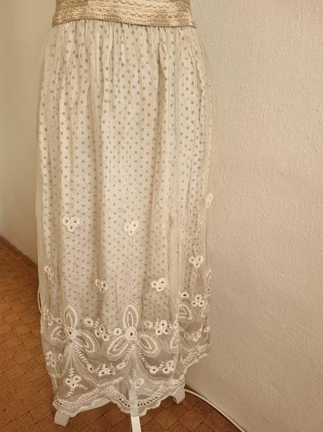 Krémová vyšívaná tylová sukňa s, s