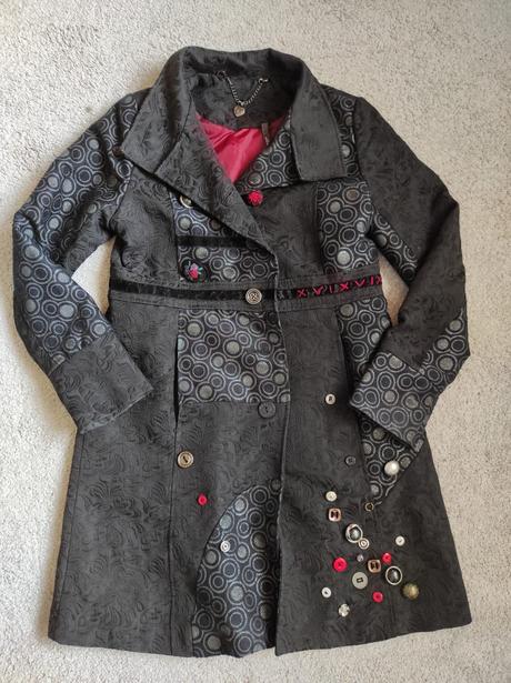 Kabát love & love na štýl desigual, s