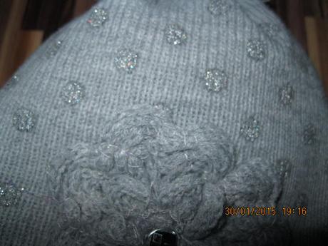 Čiapka so šálom, 98