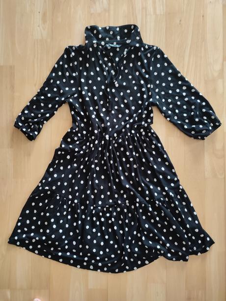Příjemné černé šaty s bílými puntíky (sedí s-s/m), f&f,s