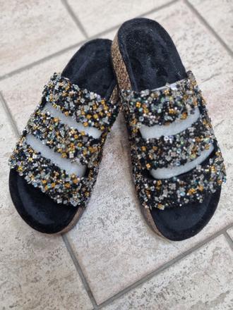 Dámske šĺapky, 36