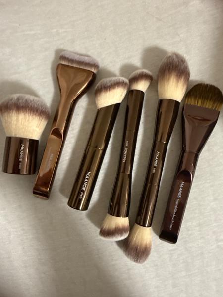 Ako správne používať štetce na tvár?