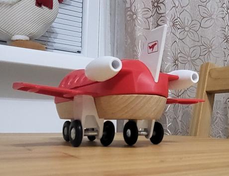 Lietadlo brio 33512 passenger plane, 